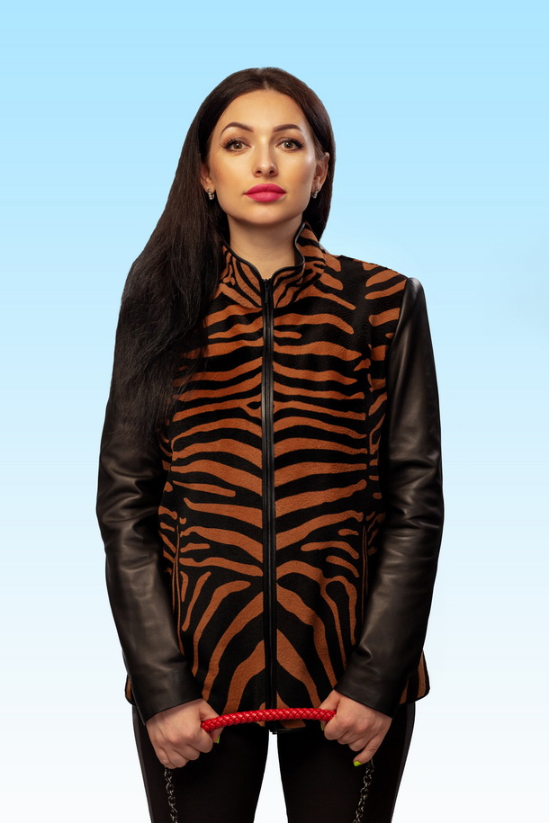 Полушубок женский (меховая куртка) Verona stile из натурального меха кенгуру «тигровый принт» с кожаными рукавами M L .