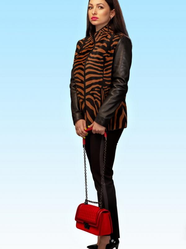 Полушубок женский (меховая куртка) Verona stile из натурального меха кенгуру «тигровый принт» с кожаными рукавами 